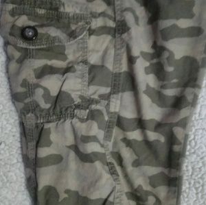 Camoflage cargo pants